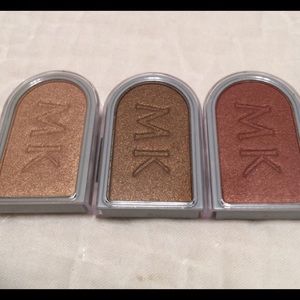 3 bronzing eyeshadows Auburn, Mocha, Sunlight